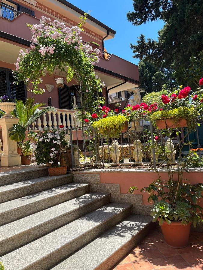 B&B Villa Regina Santa Domenica  Exteriör bild