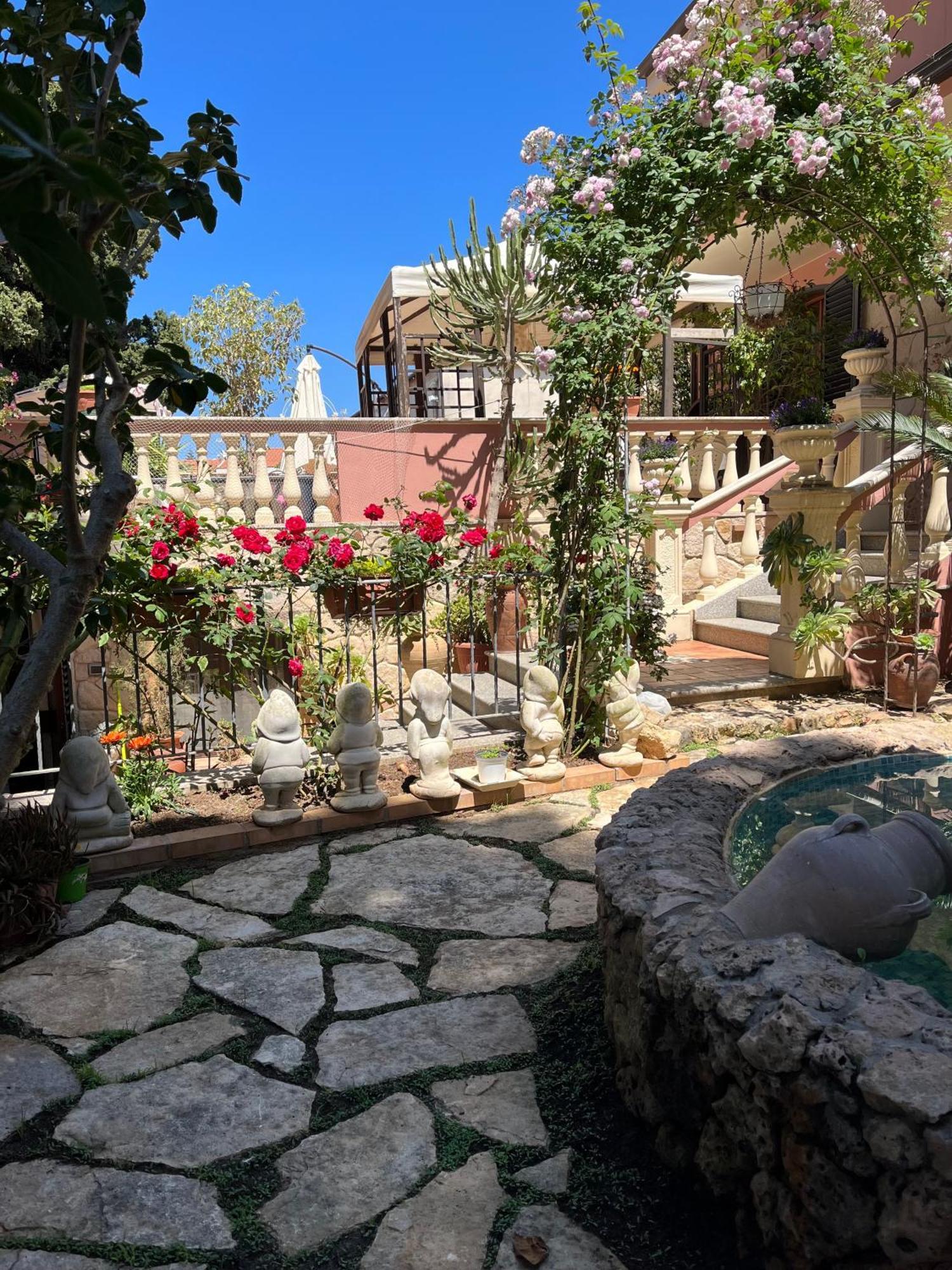 B&B Villa Regina Santa Domenica  Exteriör bild