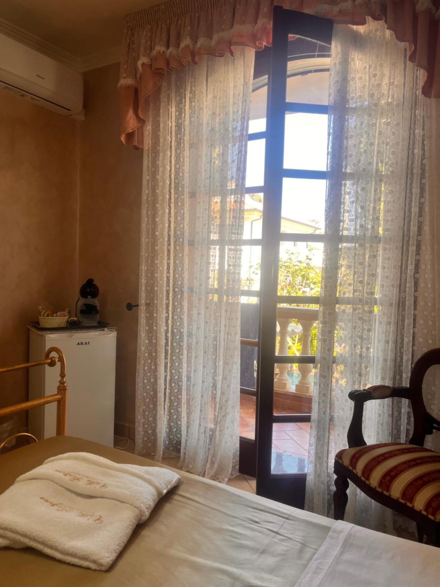 B&B Villa Regina Santa Domenica  Exteriör bild